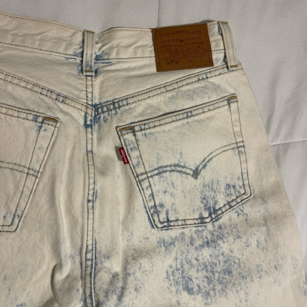 501’s Levi's Light Blue Denim Jeans with Brown Patch